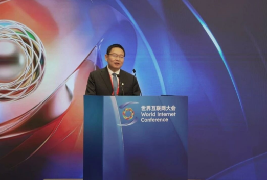 亚太峰会 | 万联易达杜新凯：智能体互联网将是AI赋能产业发展的关键引擎